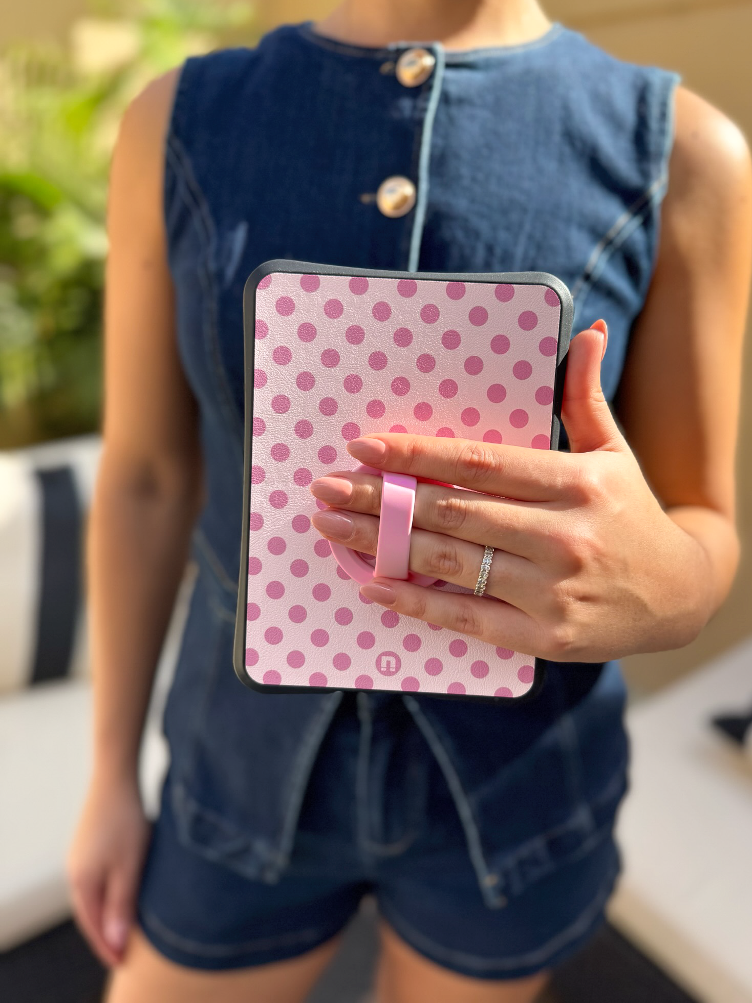 Pink Dots- Kindle Paperwhite 12th Gen Case